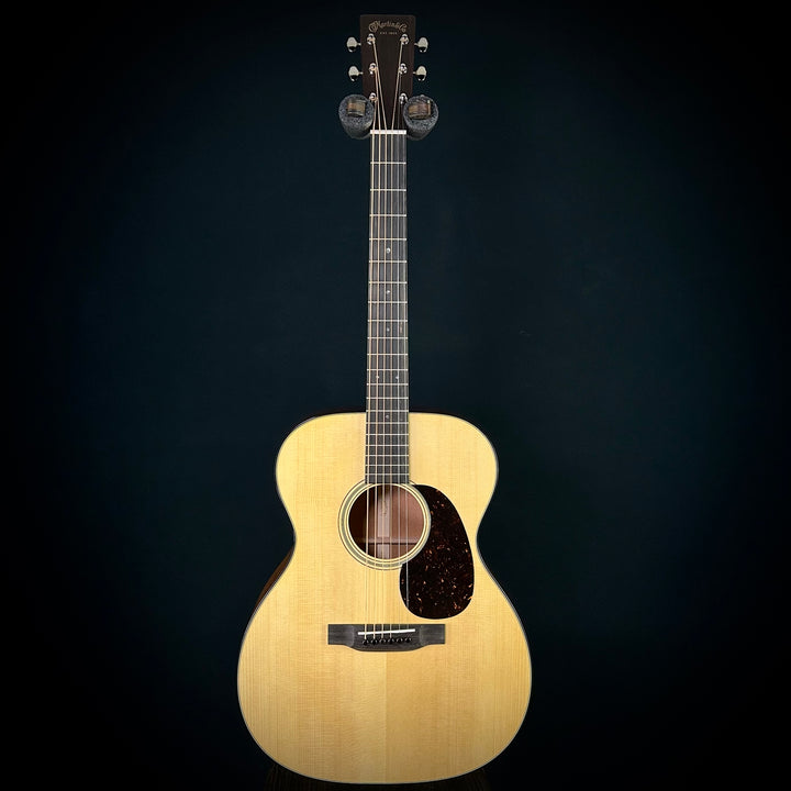 Martin 000-18