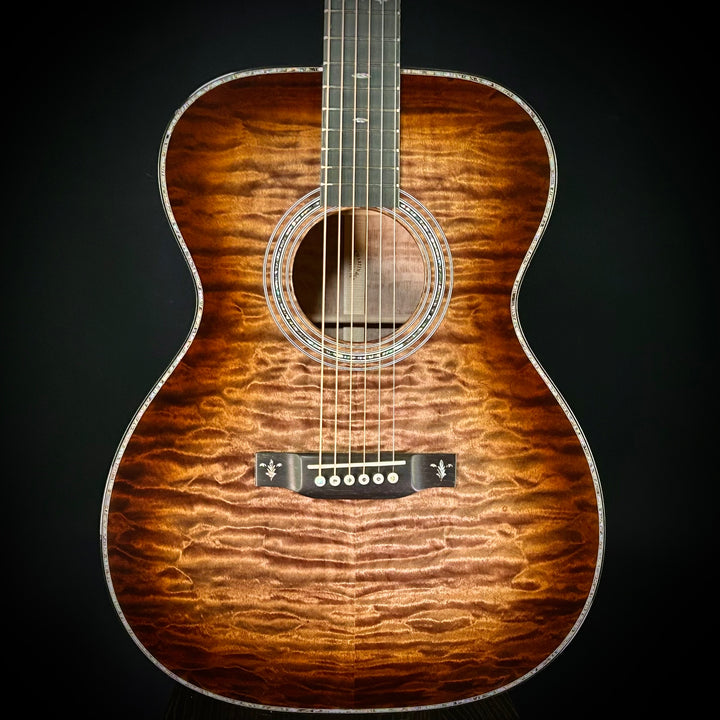 Martin Music Villa OM Quilted Maple - Trans Walnut Edge Burst