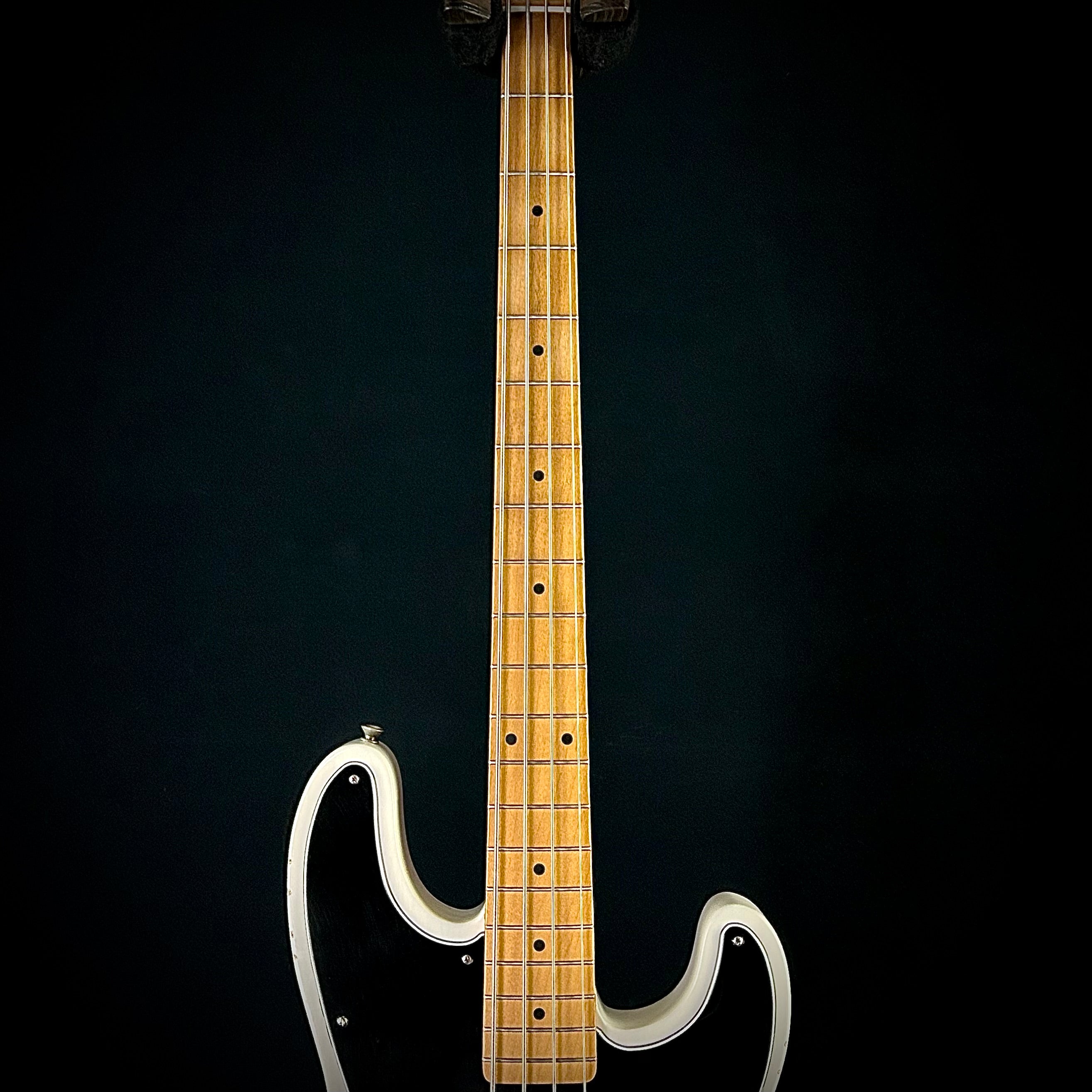 Mike Dirnt Road Worn® Precision Bass® Fender Mike Dirnt Road Worn Precision Bass – Music Villa MT