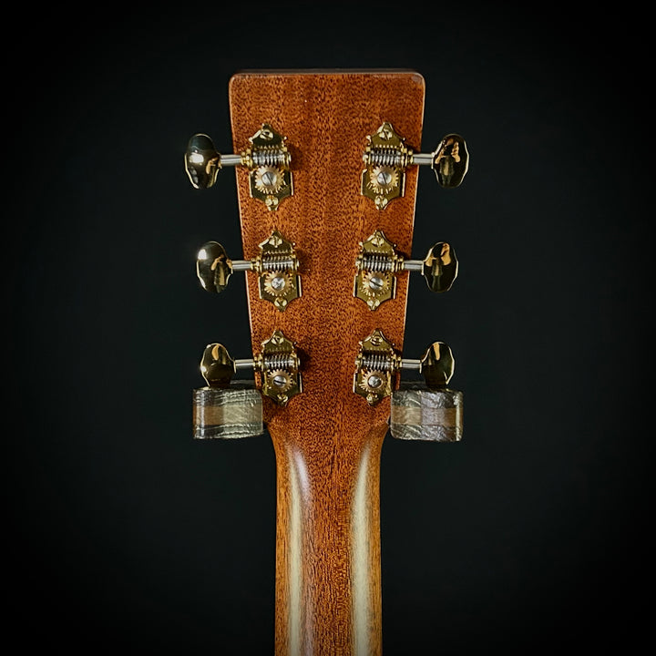 Martin D-18E Modern Deluxe