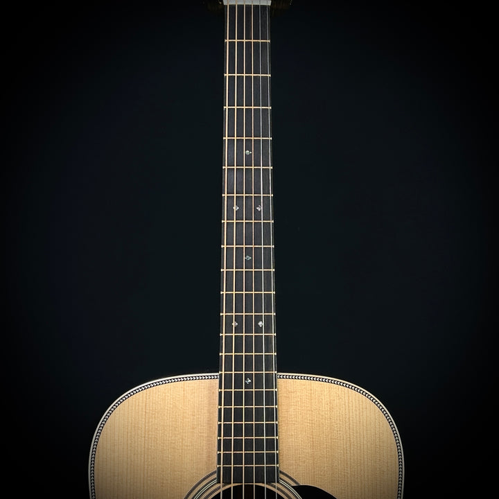 Martin D-28 Modern Deluxe