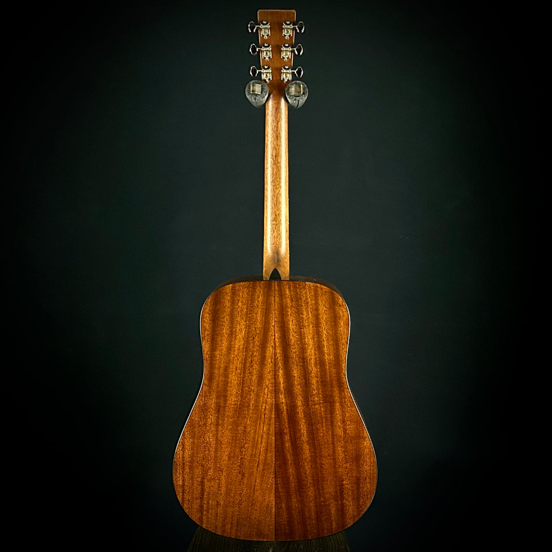 Martin D-18