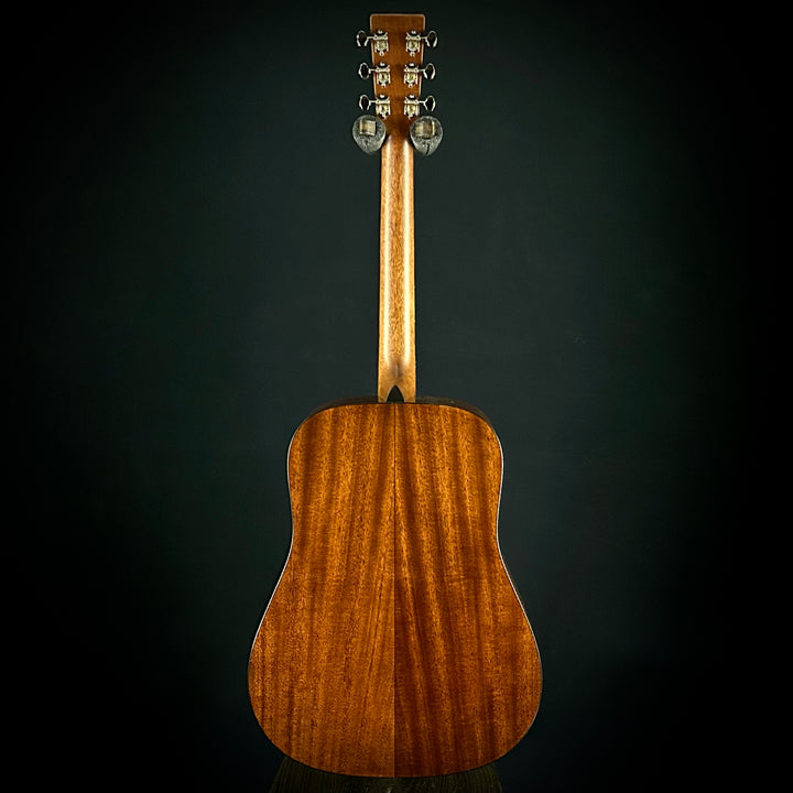 Martin D-18