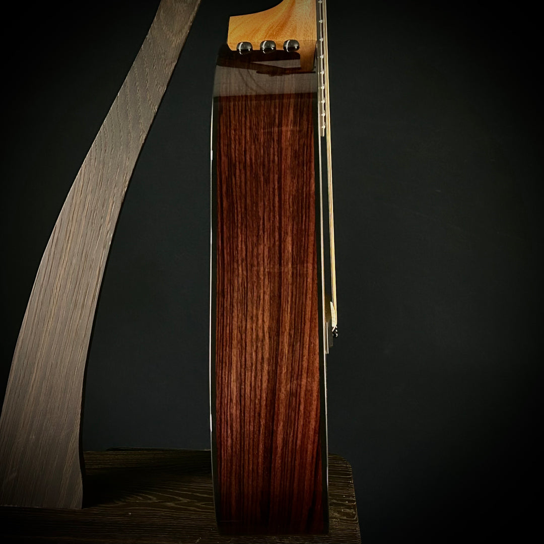 Taylor 210CE Plus