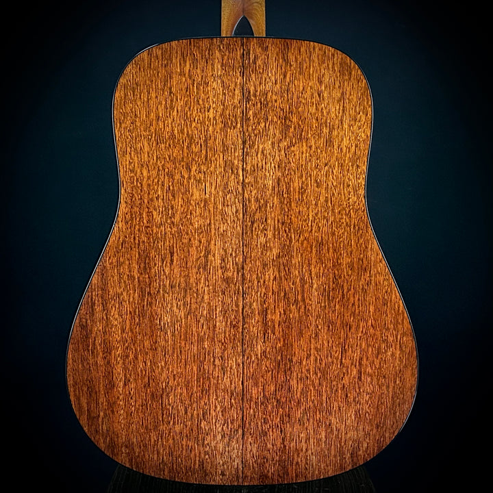 Martin D-18