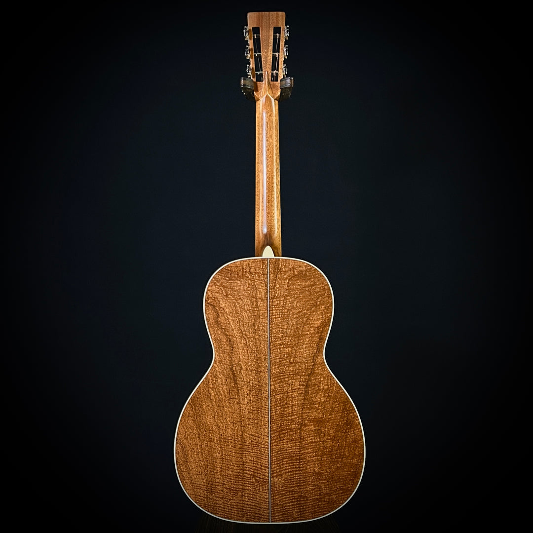 Martin MV Custom Shop 00 12-Fret - Flamed Mahogany