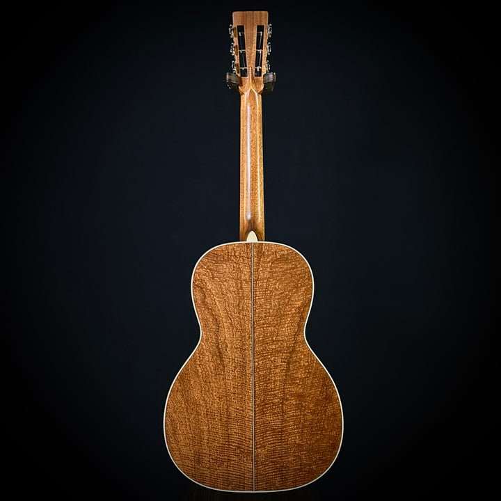 Martin MV Custom Shop 00 12-Fret - Flamed Mahogany