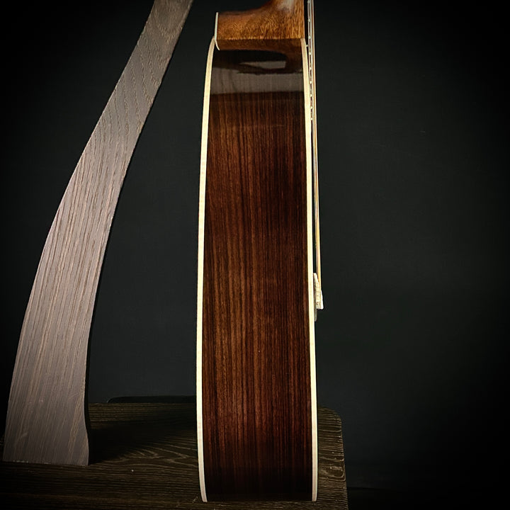 Martin D-28 Modern Deluxe