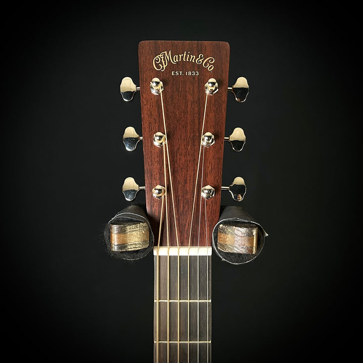 Martin D-18