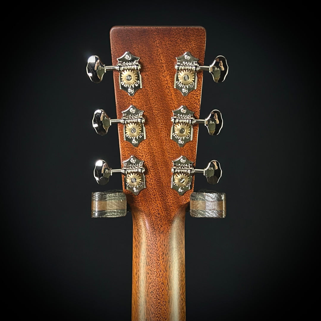 Martin D-18