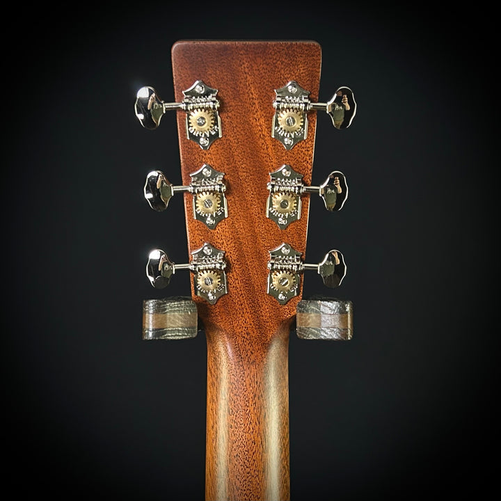 Martin D-18