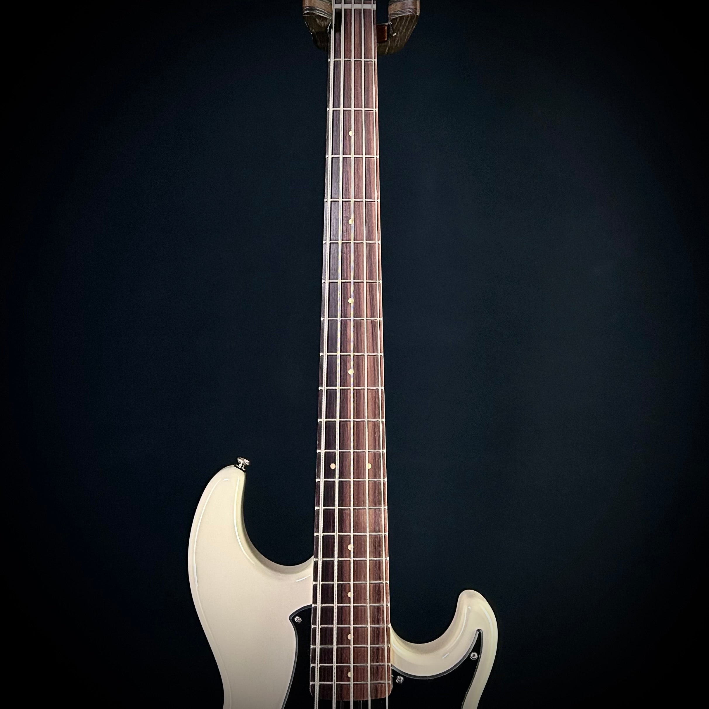 Yamaha BB235 5-String Bass – Music Villa MT