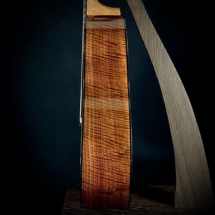 Martin Music Villa CS 18 Style, Jumbo - Bastogne Walnut