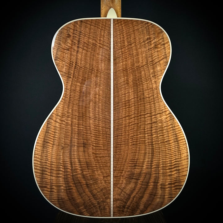 Martin Music Villa Custom 000, 41 Style - Bastogne Walnut