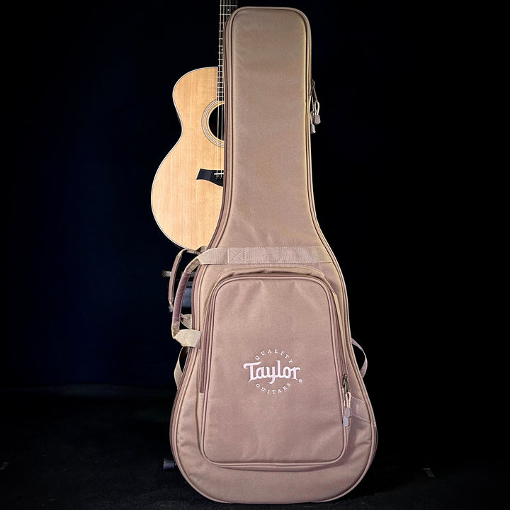 Taylor 214CE - Walnut