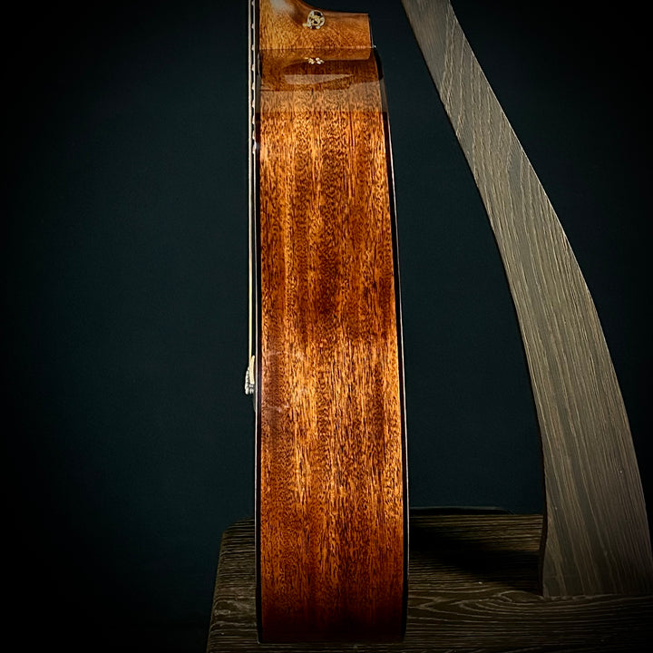 Martin D-18E Modern Deluxe