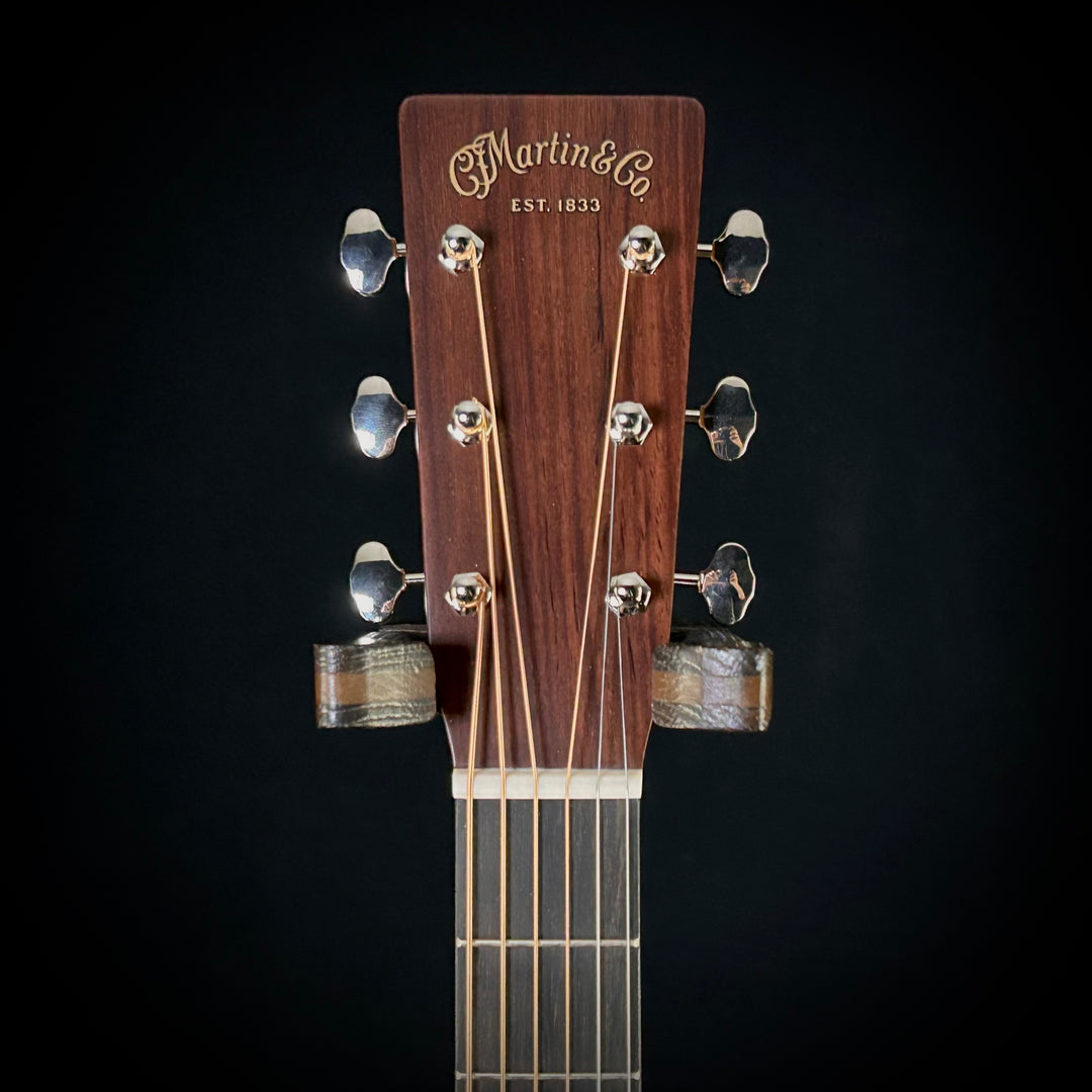 Martin D-18