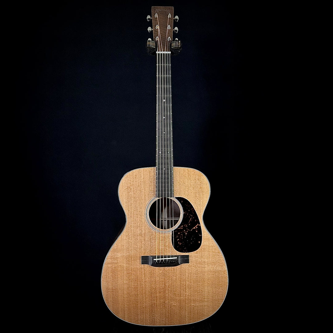 Martin Music Villa CS 18 Style, Jumbo - Bastogne Walnut