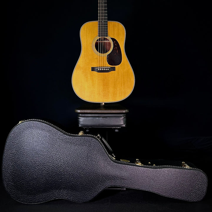Martin D-28 Authentic 1937 Aged - Guatemalan Rosewood