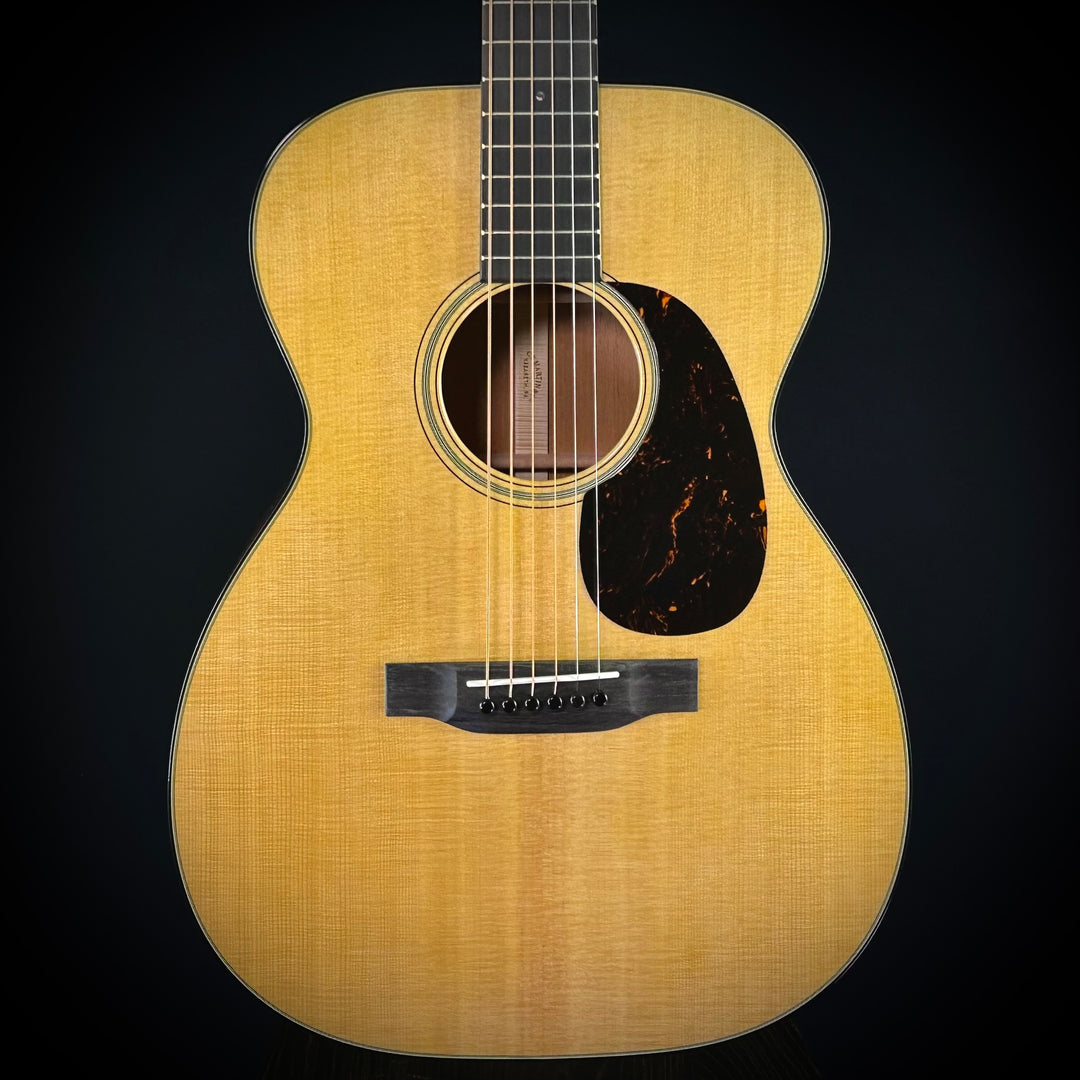 Martin 00-18