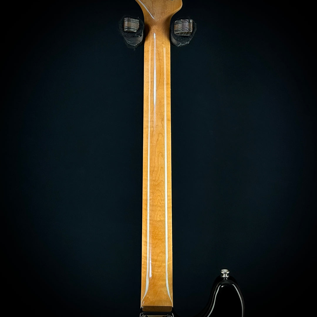 Squier Classic Vibe Bass VI