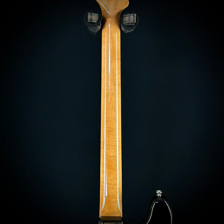 Squier Classic Vibe Bass VI