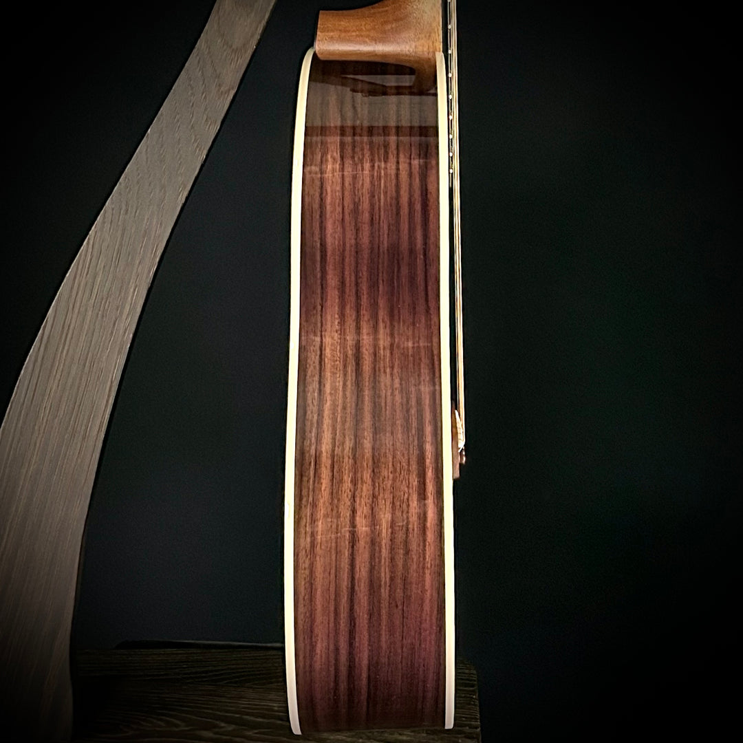 Taylor Gold Label 712E