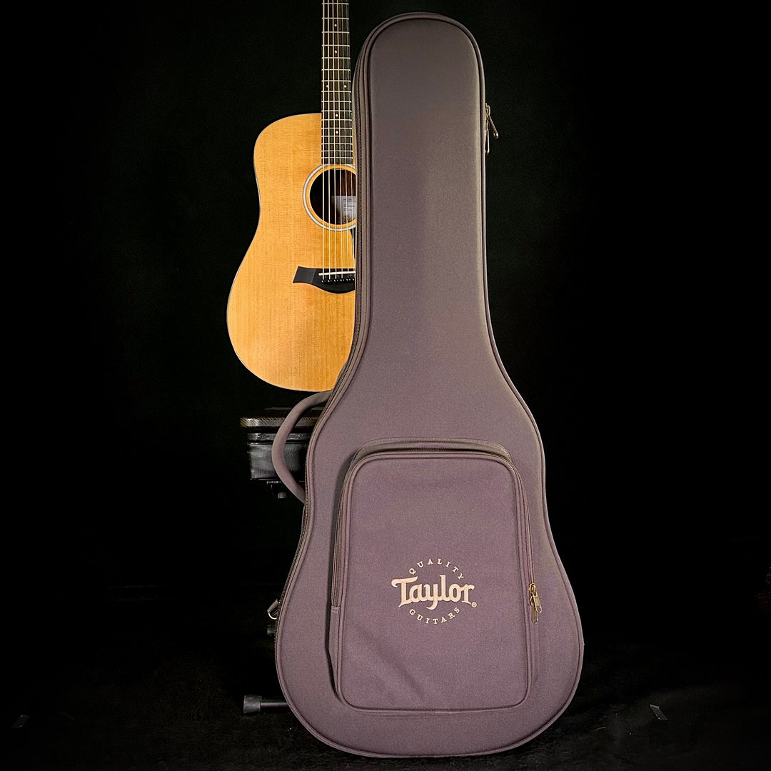 Taylor 210CE Plus