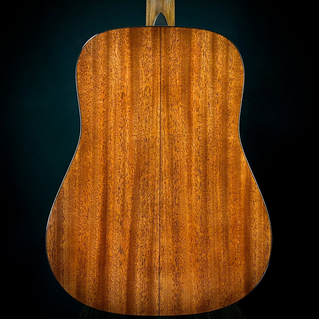 Martin D-18