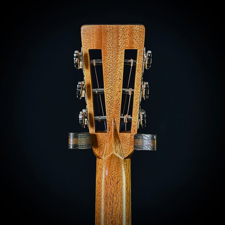 Martin MV Custom Shop 00 12-Fret - Flamed Mahogany