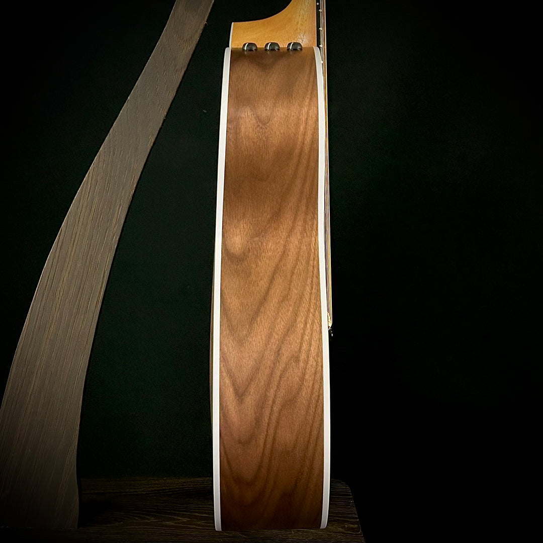 Taylor 214ce - Walnut