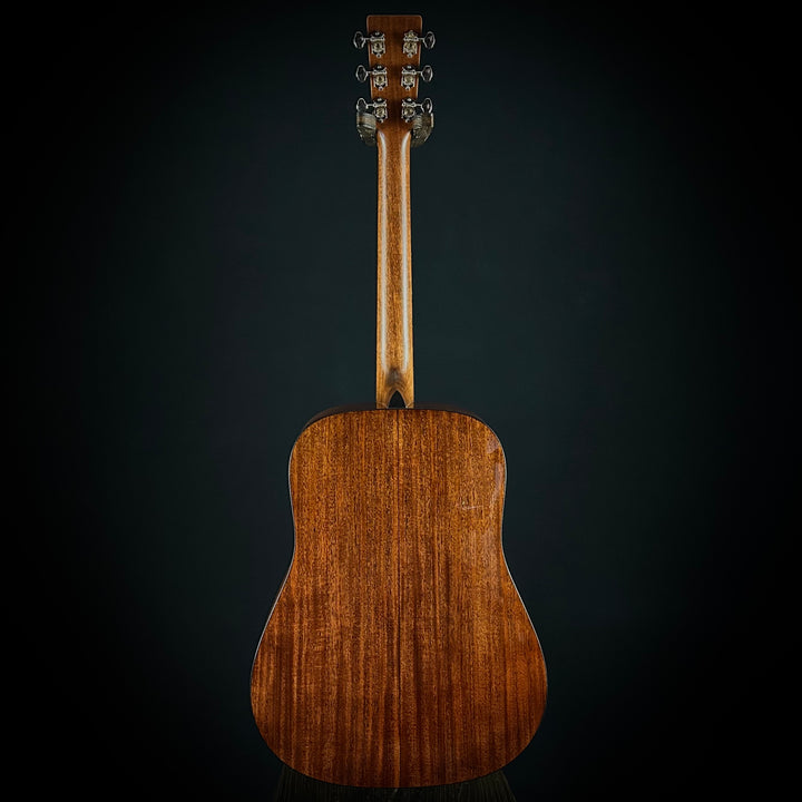 Martin D-18