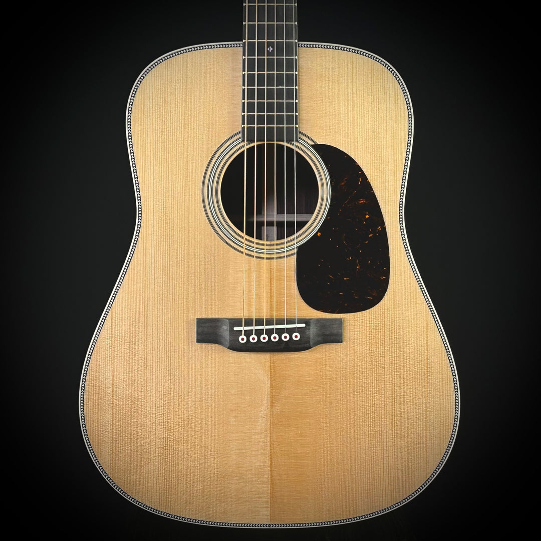 Martin D-28 Modern Deluxe