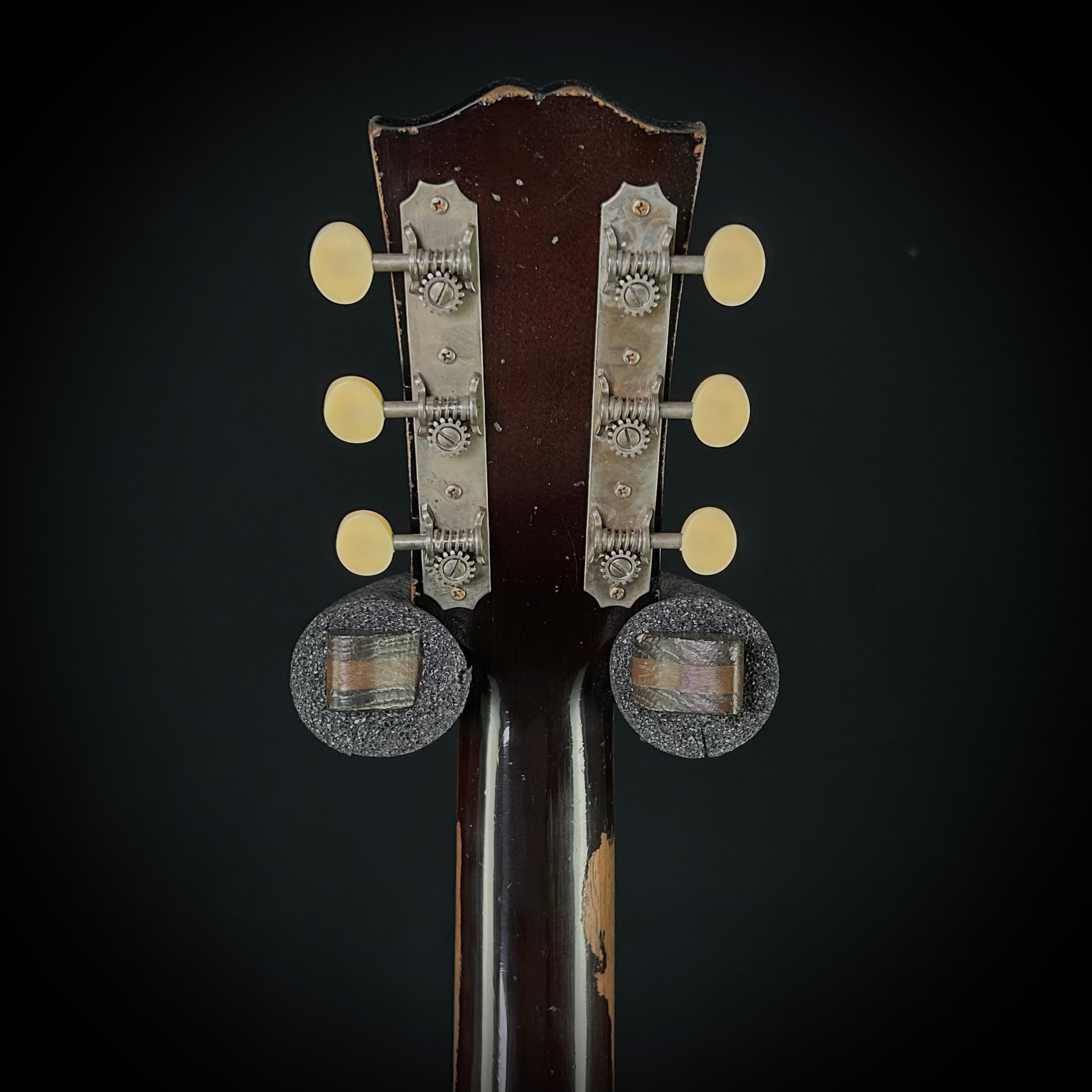 Gibson 1942 Banner J-45 Murphy Lab Heavy Aged – Music Villa MT