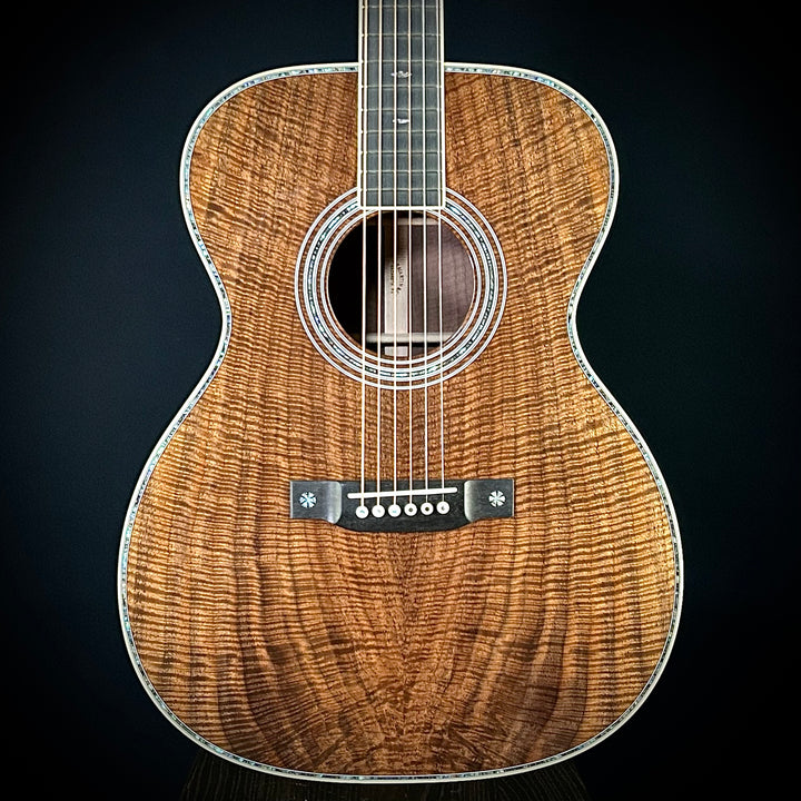 Martin Music Villa Custom 000, 41 Style - Bastogne Walnut