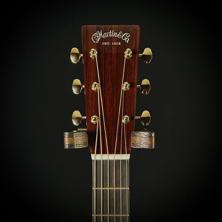 Martin D-28 Modern Deluxe