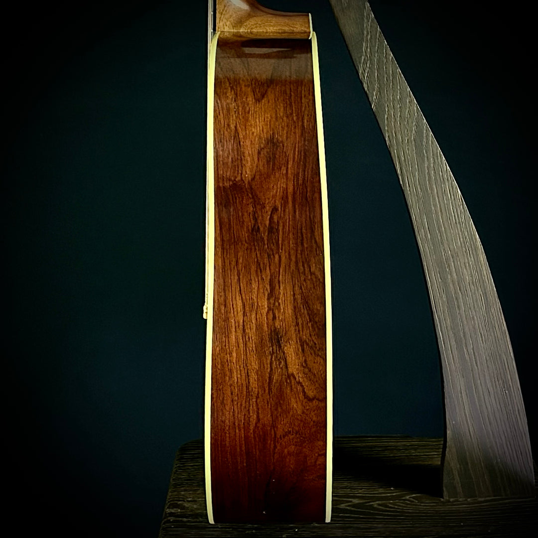 Martin D-28 Authentic 1937 Aged - Guatemalan Rosewood