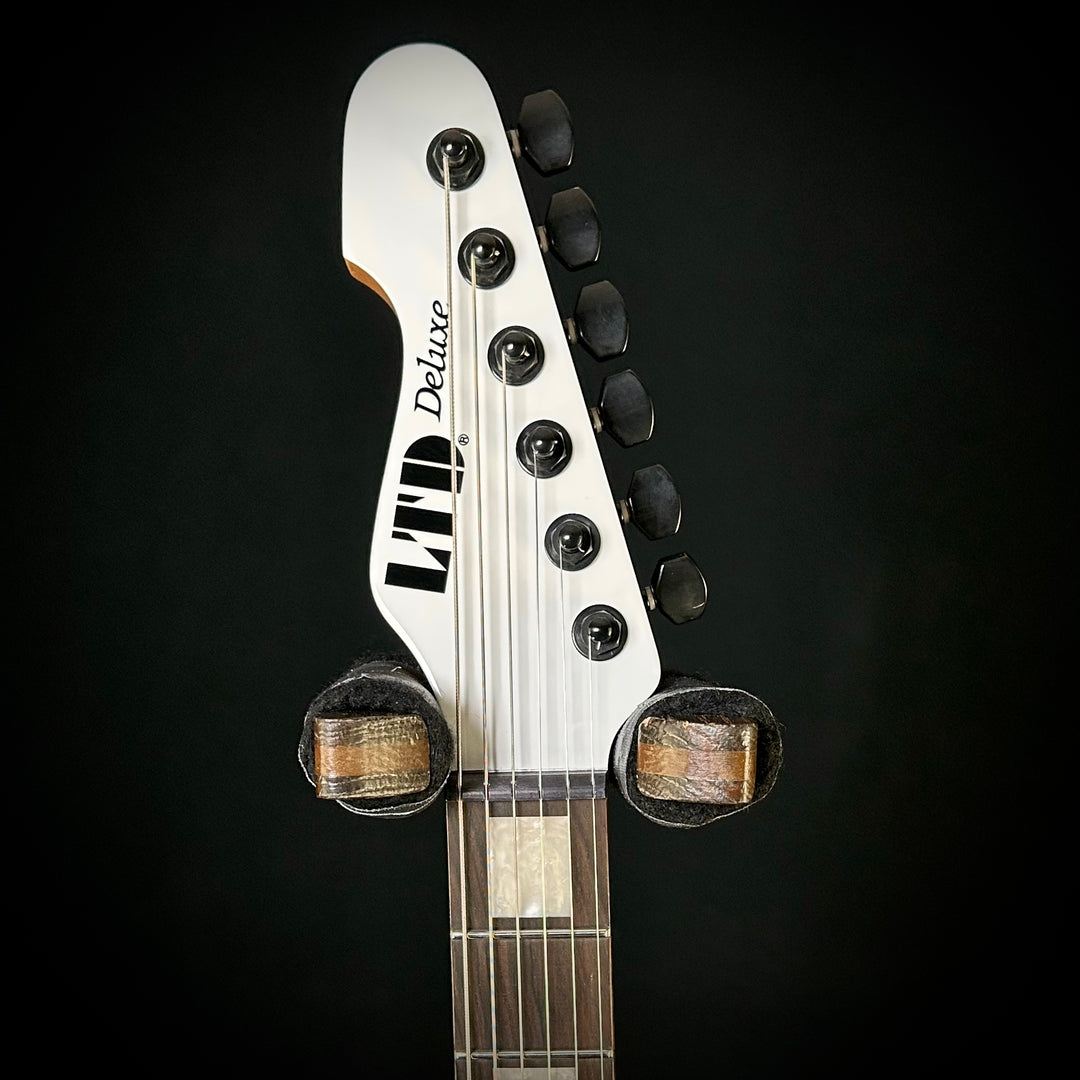 LTD XJ-HT Snow White