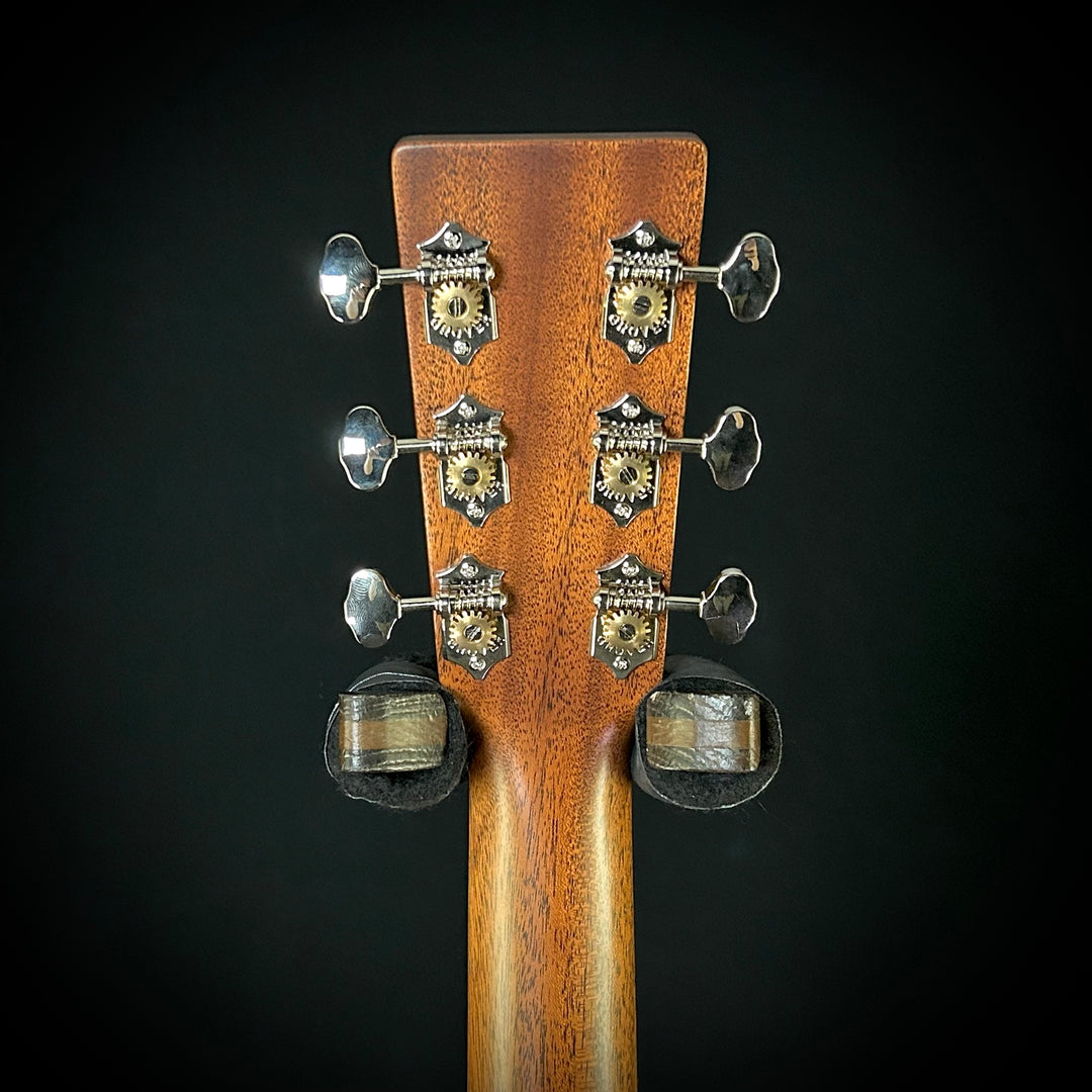 Martin D-18
