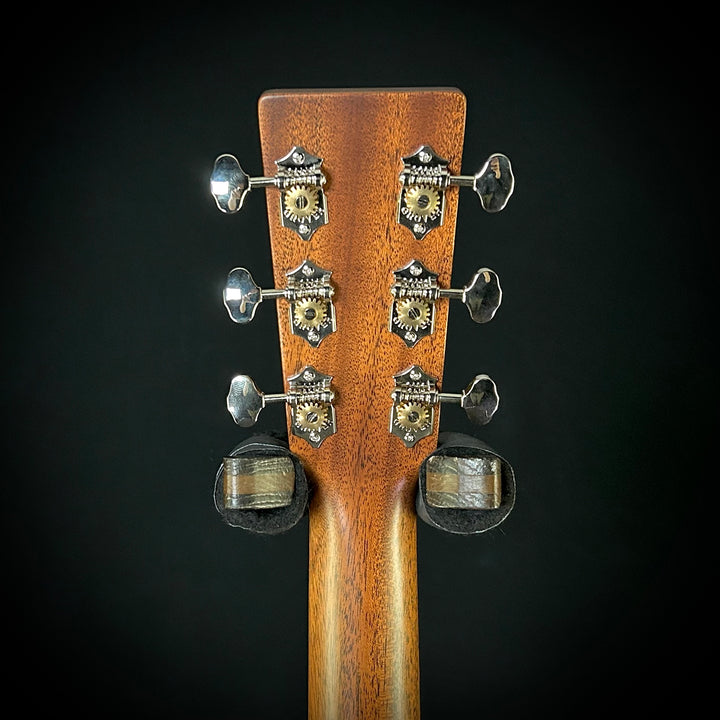 Martin D-18