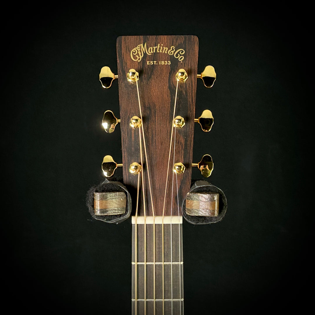Martin D JR E Walnut - Natural Finish