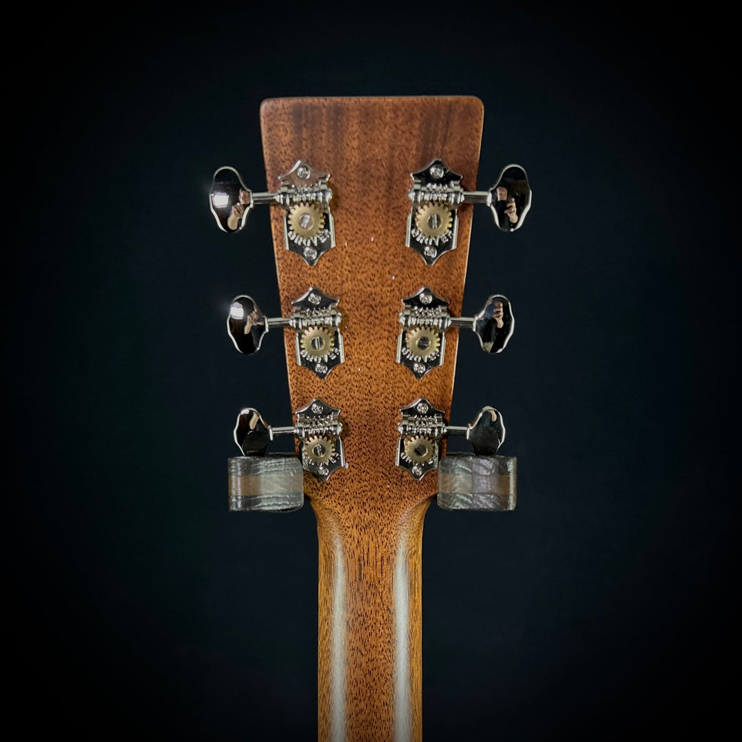 Martin D-18