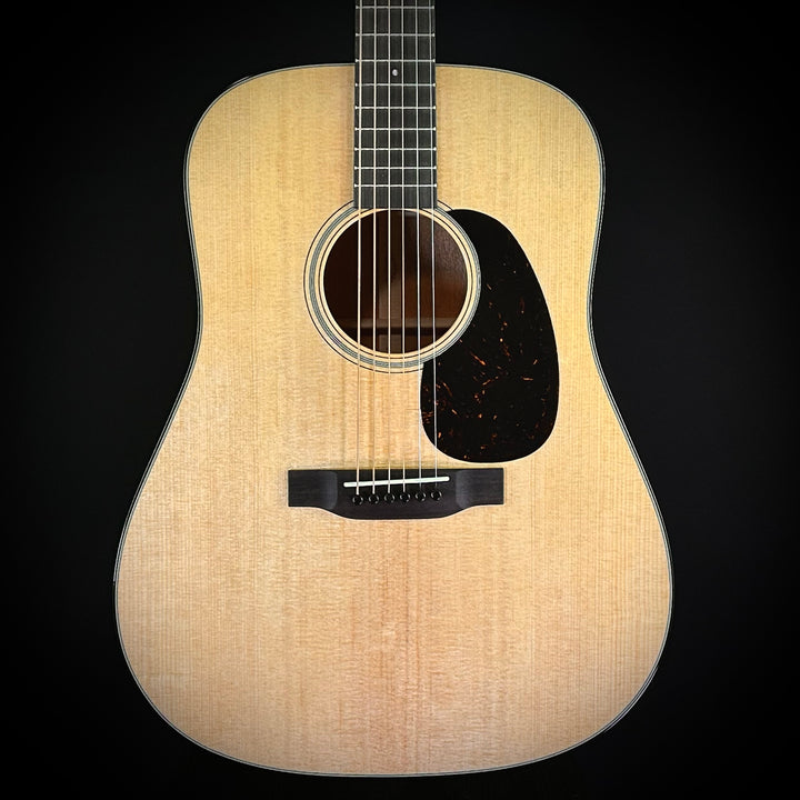 Martin D-18