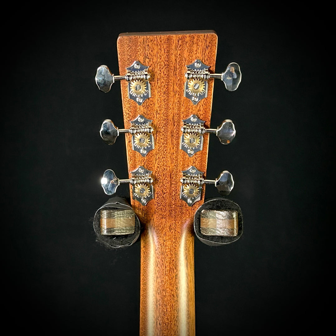 Martin D-18