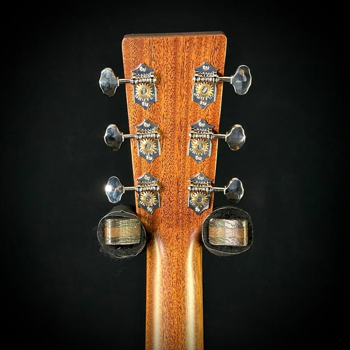 Martin D-18