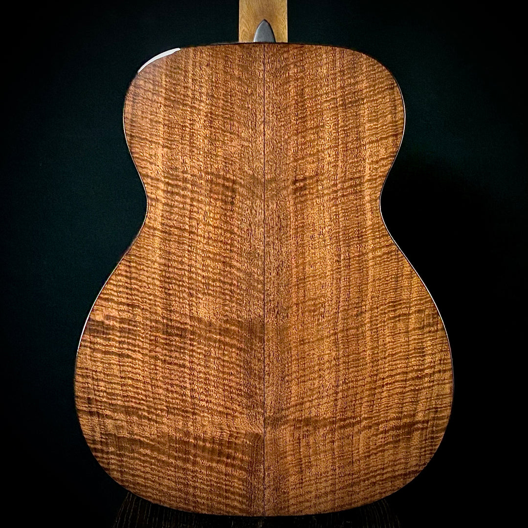 Martin Music Villa CS 18 Style, Jumbo - Bastogne Walnut