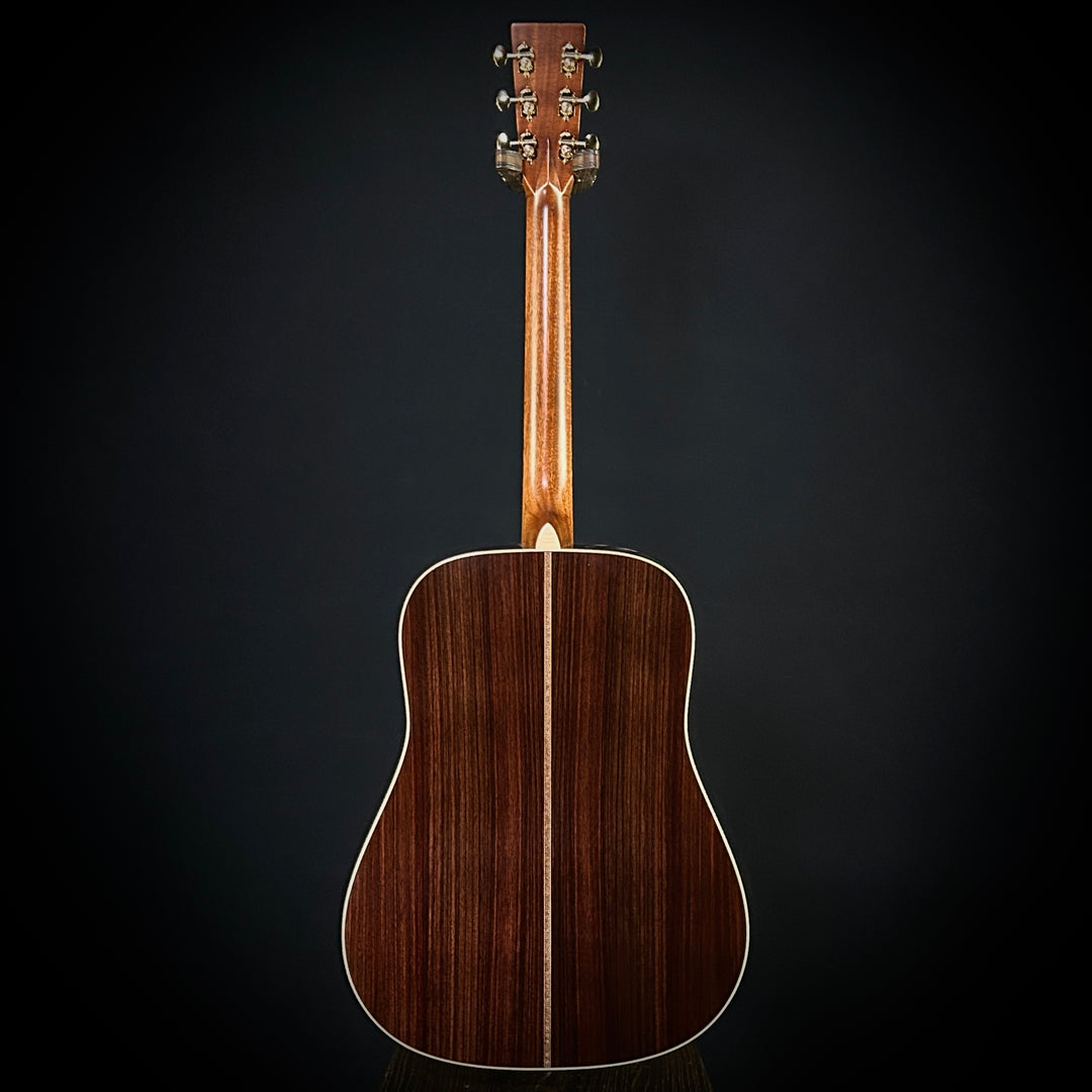 Martin D-28 Modern Deluxe