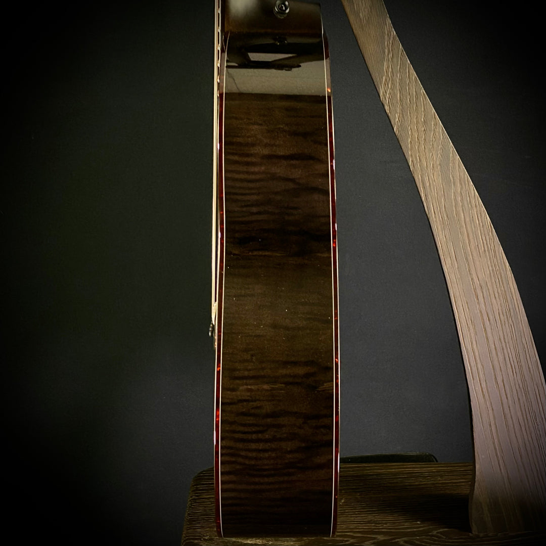 Taylor Custom Gold Label - Grand Concert