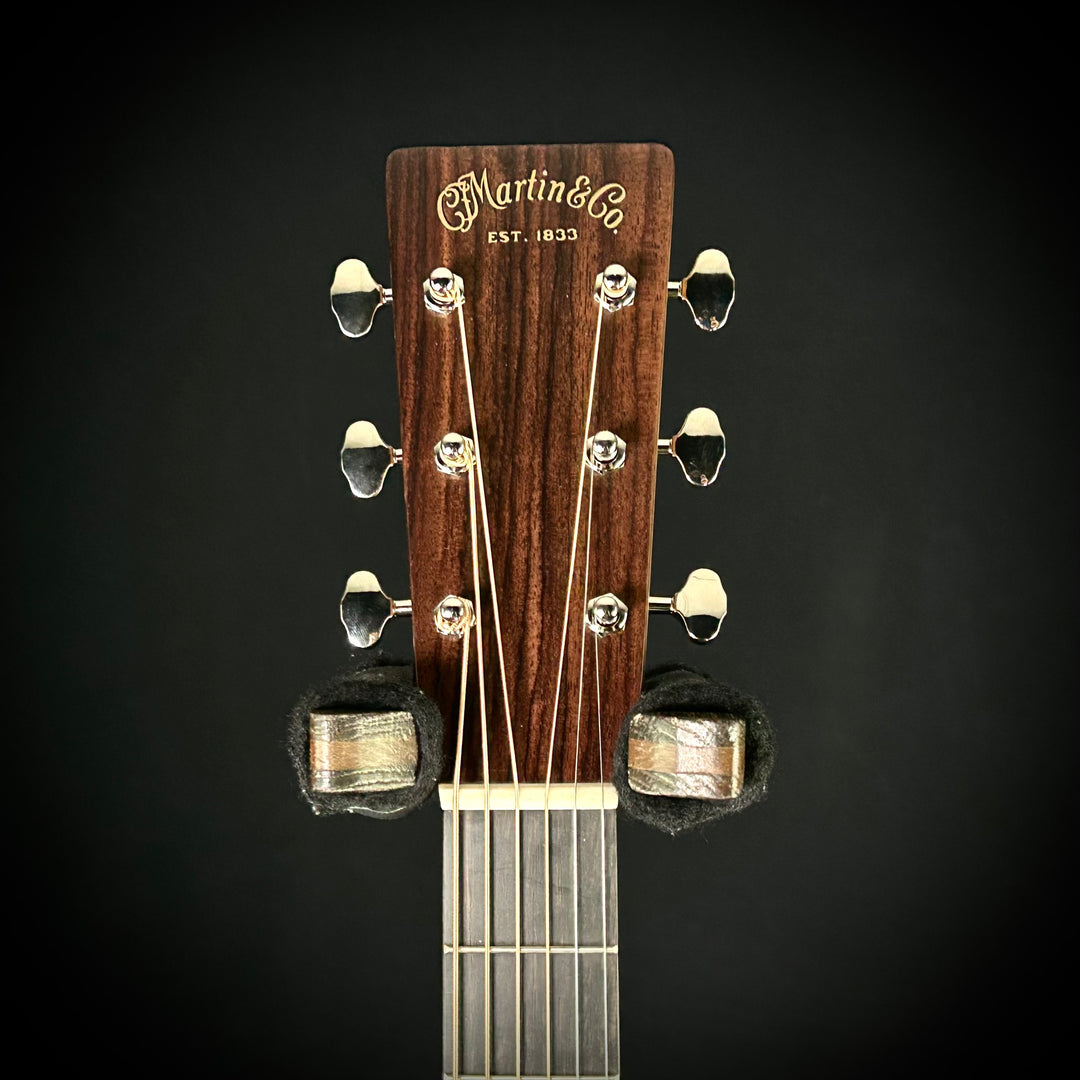 Martin D-28 - Billy Strings