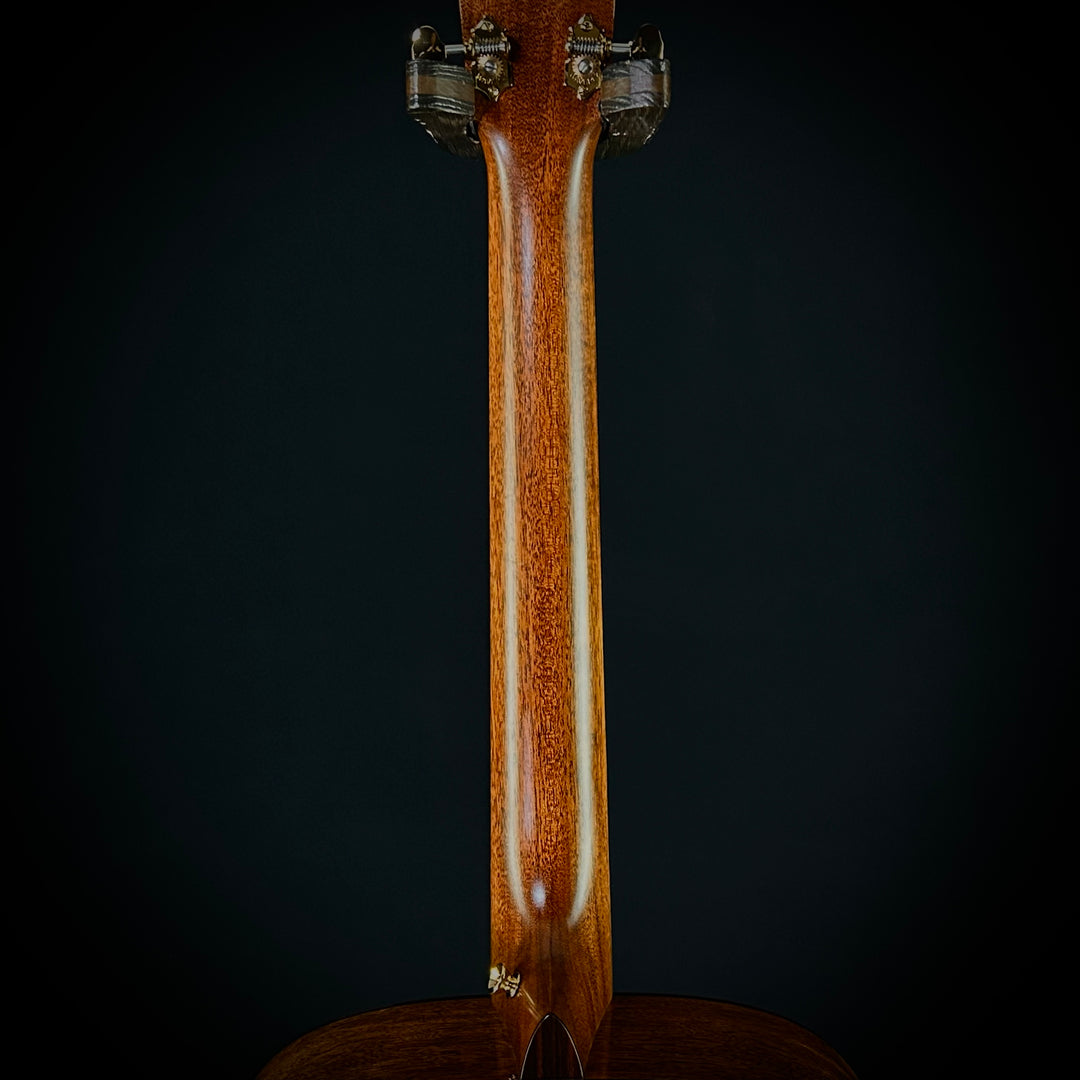 Martin D-18E Modern Deluxe